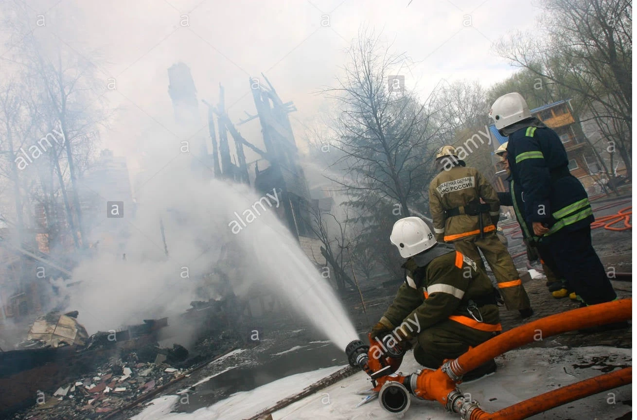 Ρωσία: Γιγάντια φωτιά σε θερμοηλεκτρικό σταθμό με φλόγες 50 μέτρα ύψους (βίντεο)